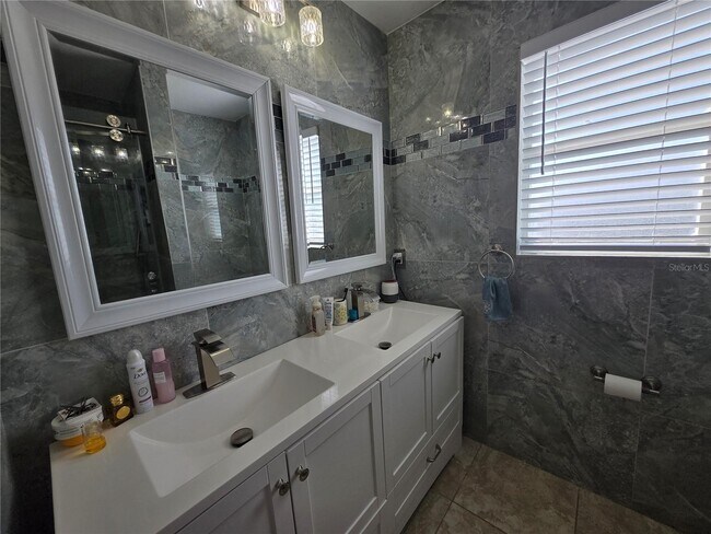 Building Photo - 2405 Placid Way