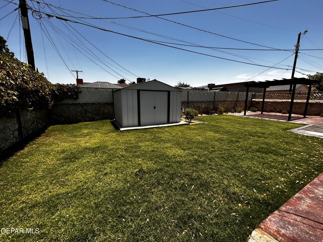 Building Photo - 1516 Elmhurst Dr