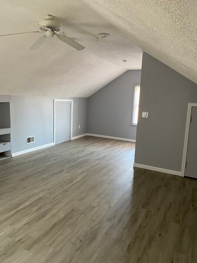 Building Photo - 11448 Columbia