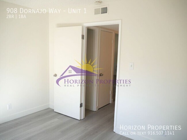 Building Photo - 908 Dornajo Way