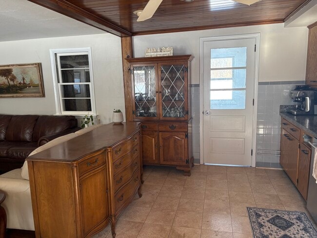 Building Photo - 1807 E Kings Hwy