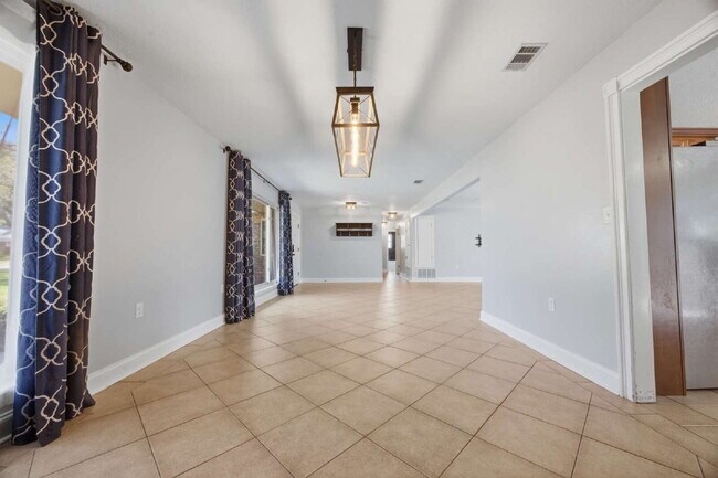 Building Photo - "Charming 4-Bedroom Shalimar Retreat- Power Included With Rent!"
