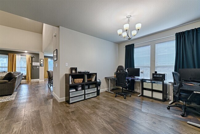 Building Photo - 3515 Washington Dr