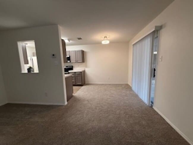 Building Photo - Gated Community Near Medical Center