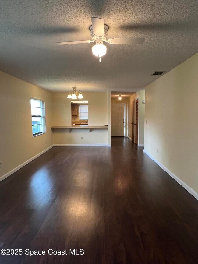 Building Photo - 200 St Lucie Ln