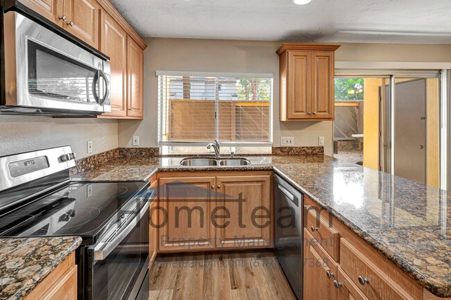 Building Photo - **$500 MOVE IN CREDIT** 2 BR/ 2 BA 894 SQFT CONDO IN MISSION VALLEY/ SAN DIEGO