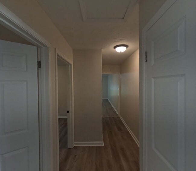 Building Photo - Fully Renovated 2BR Duplex Near University of Memphis | Pet Friendly