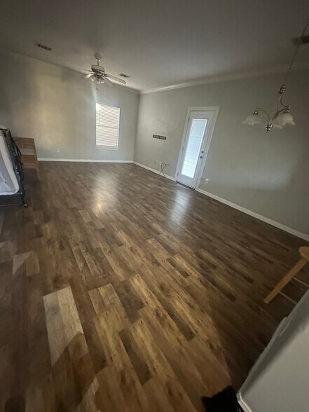 Building Photo - 1111 Holbech Ln