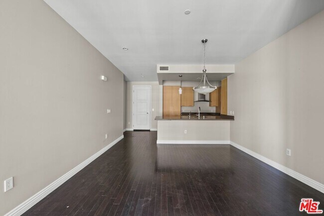 Building Photo - 317 Caruso Ave
