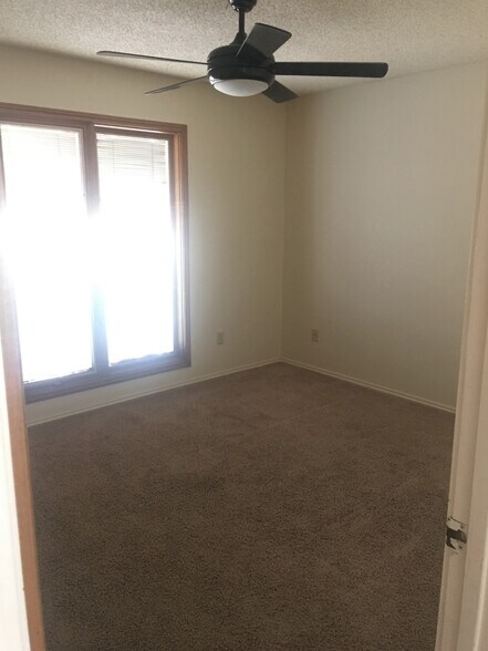 Bedroom #3 windows room size appx 11x12 - 5207 90th St
