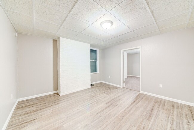 Building Photo - 52 Ruth St