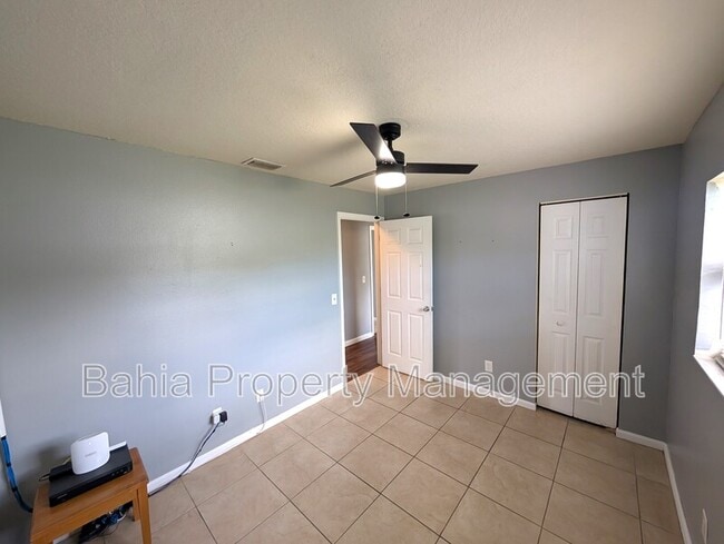 Building Photo - 1002 Kirkland Dr