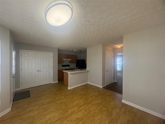 Building Photo - 5863 Strathmoor Manor Cir