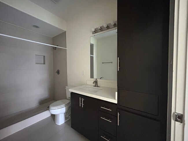 Building Photo - 501 Shiloh Dr