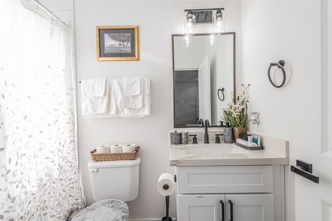 Building Photo - 3507 Ennis St