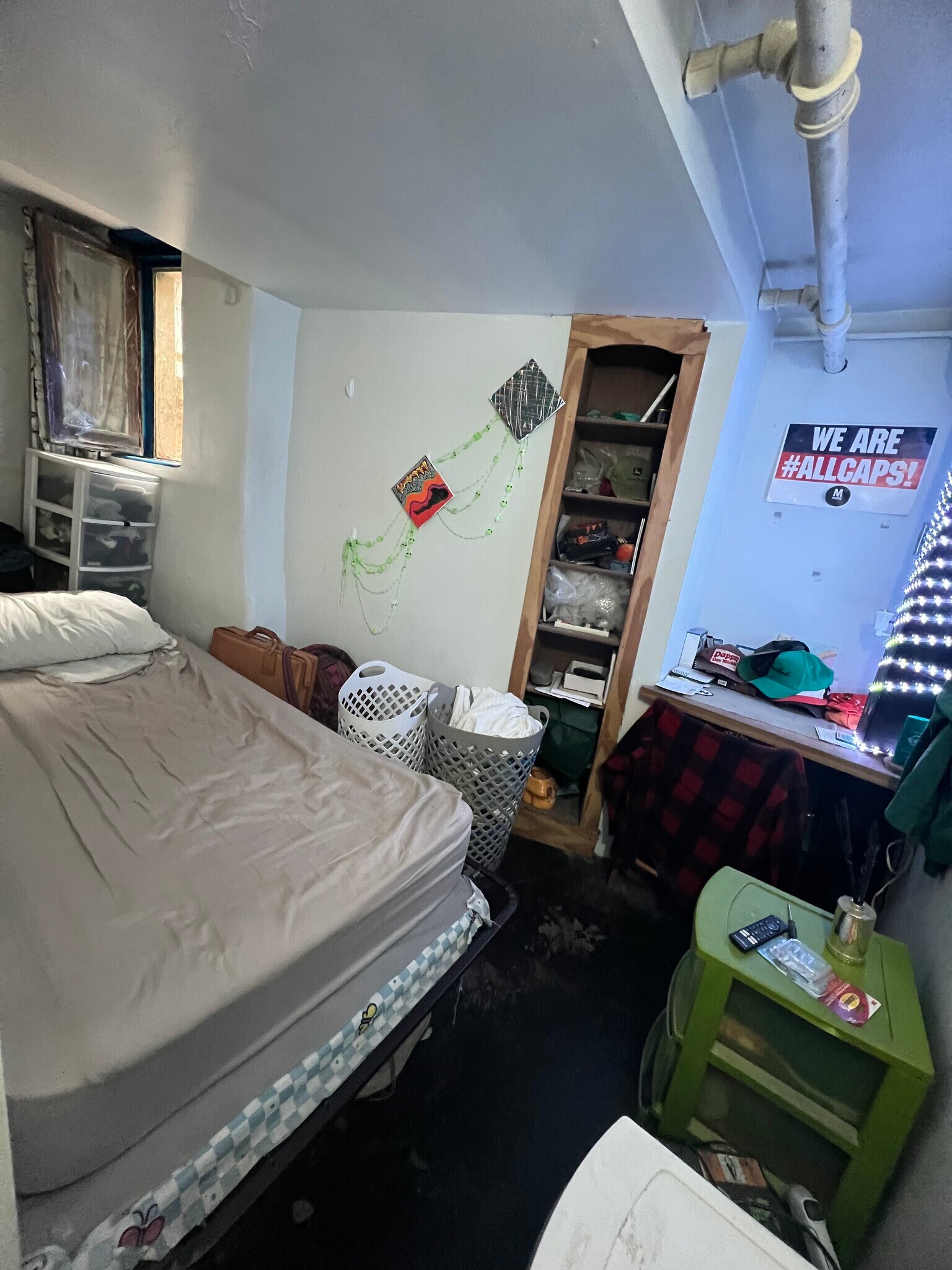 Building Photo - 1620 W Thome Ave