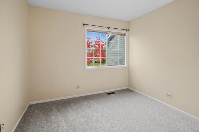 Building Photo - 1252 S Parkside Dr