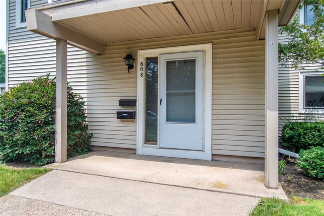 Building Photo - 808 Eastbrooke Ln