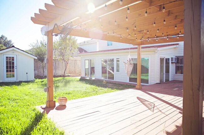 Building Photo - 18234 Sable Tree Dr