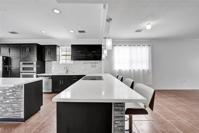 Building Photo - 3041 SW 88th Ave