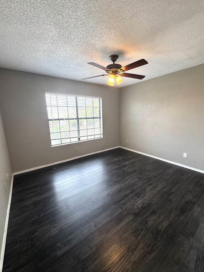 Building Photo - 4901 E Kelton Ln