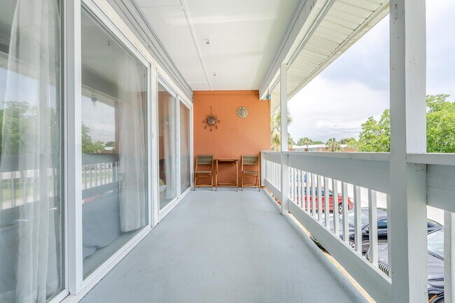 Building Photo - 4000 Gulf Terrace Dr
