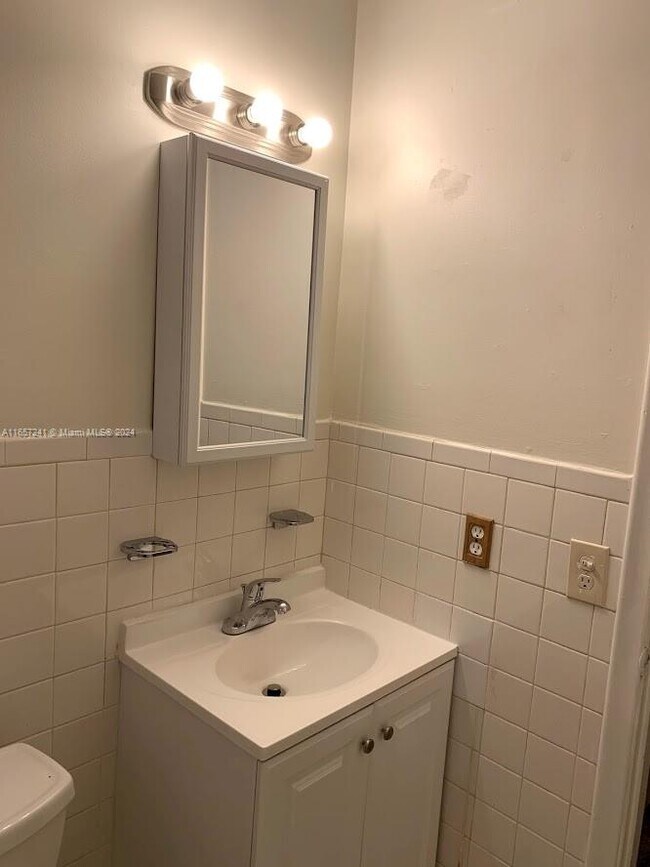 Building Photo - 2526 Taylor St