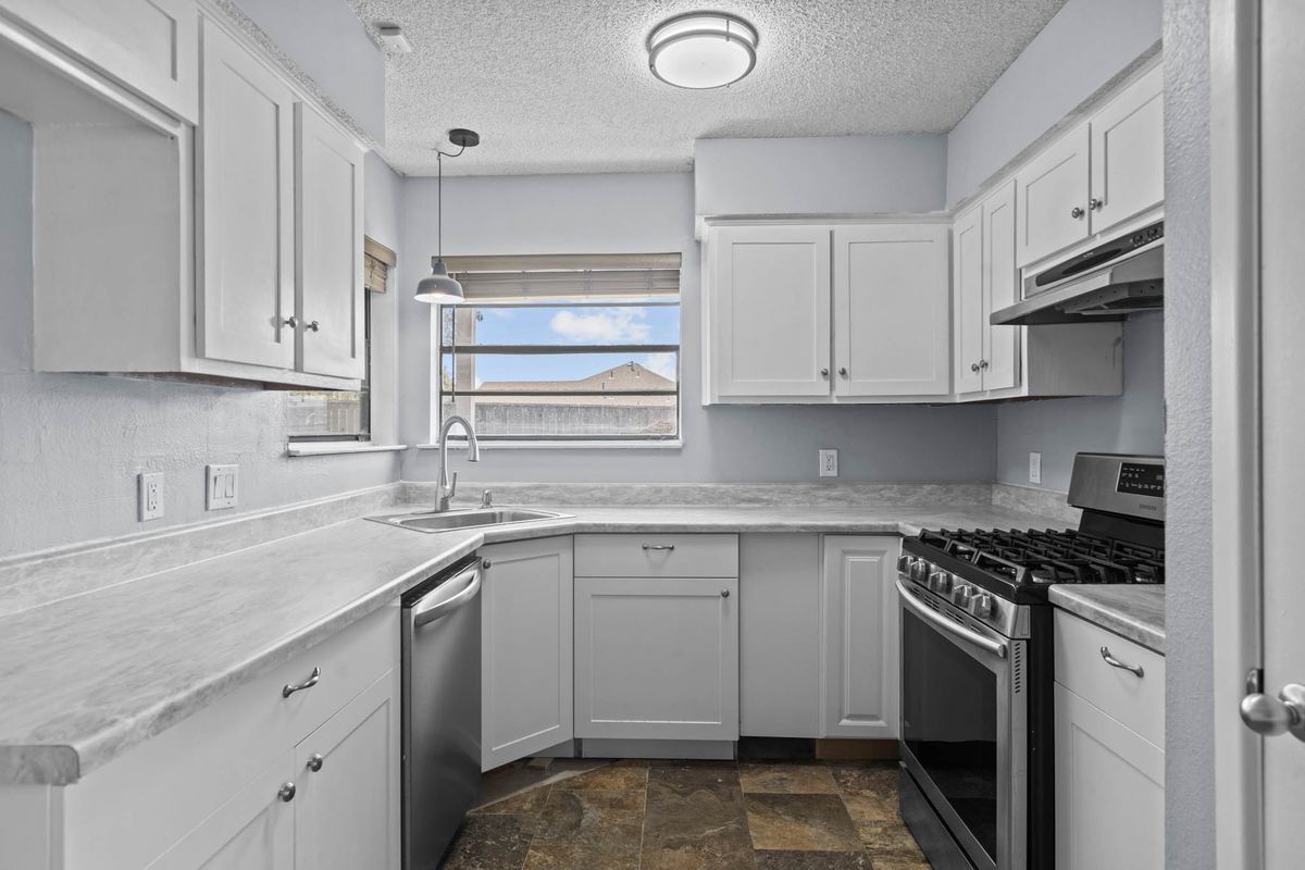 Building Photo - 5116 Canadian Ave