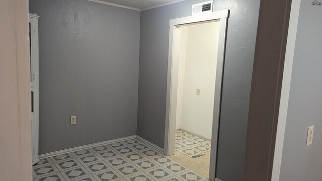 Building Photo - 1400 34th St