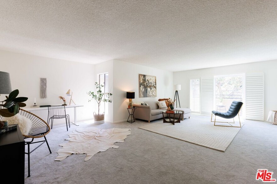 Primary Photo - 6760 Hillpark Dr