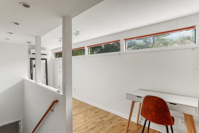 Building Photo - 2489 Semmes St