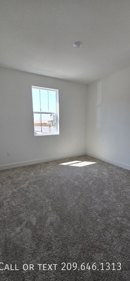 Building Photo - 1695 Placer Pl