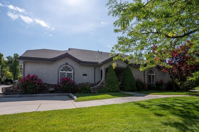 Primary Photo - 414 Choke Cherry Ln