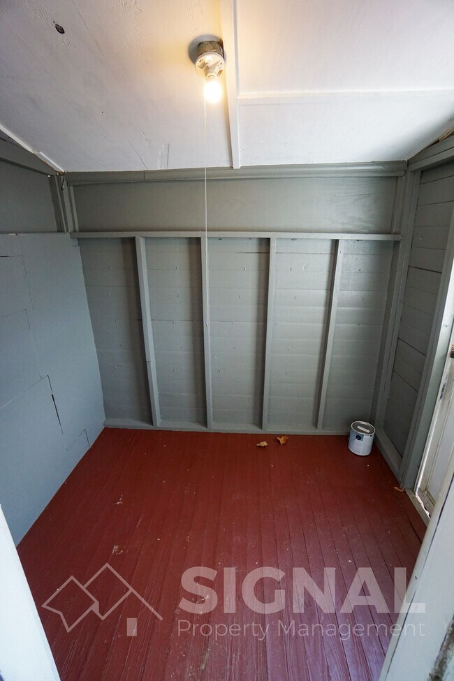 Building Photo - 217 1st Ave SE