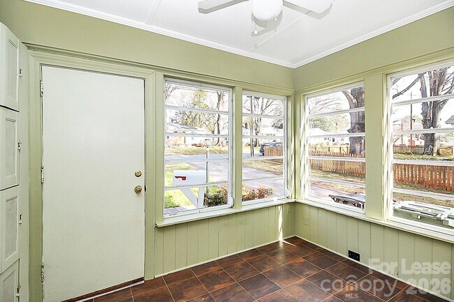 Building Photo - 121 Marshdale Ave SW