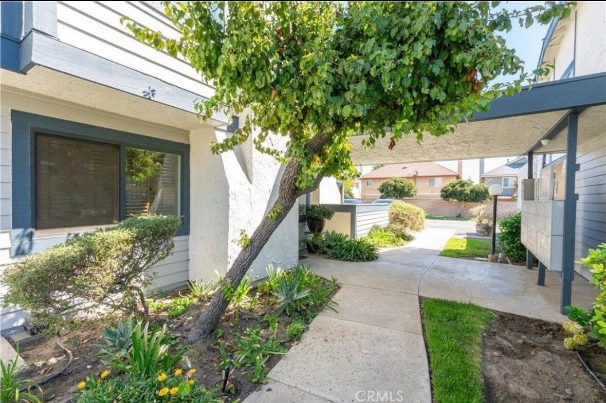 Building Photo - 19221 Sherman Way