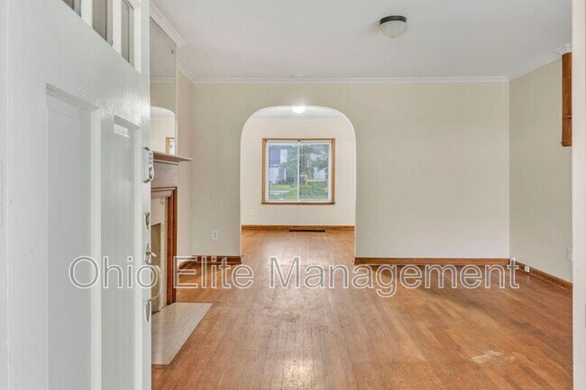 Building Photo - 49 S Burgess Ave