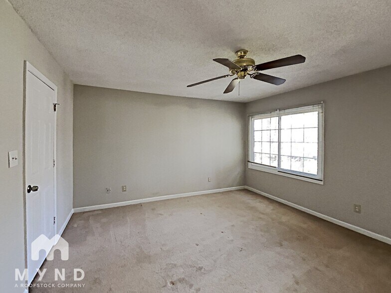 Building Photo - 727 Twin Brooks Ct