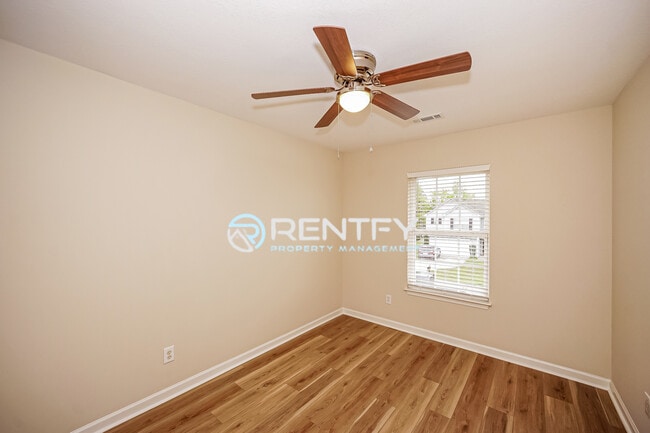 Building Photo - 2027 Quill Ct