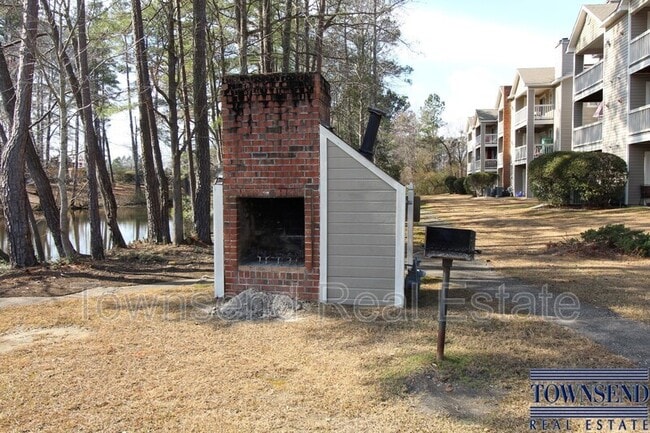 Building Photo - 663 Bartons Landing Pl