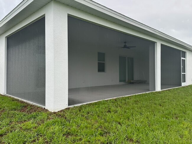 Building Photo - 1724 NW 24th Ave