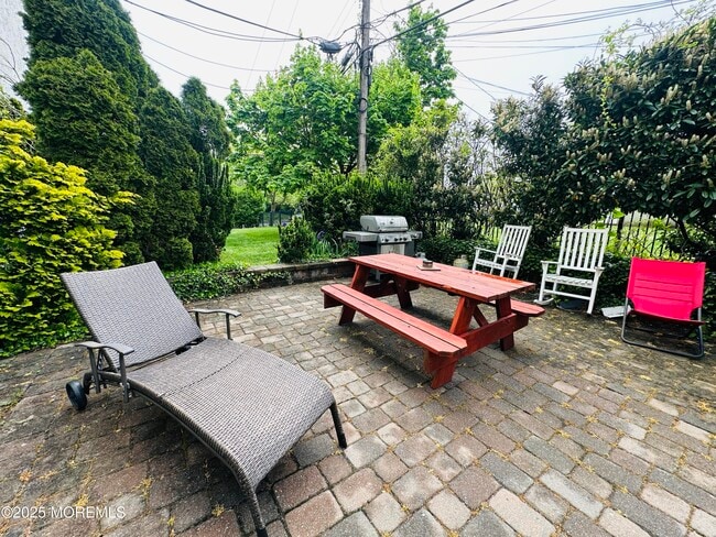 Building Photo - 500 Deal Lake Dr