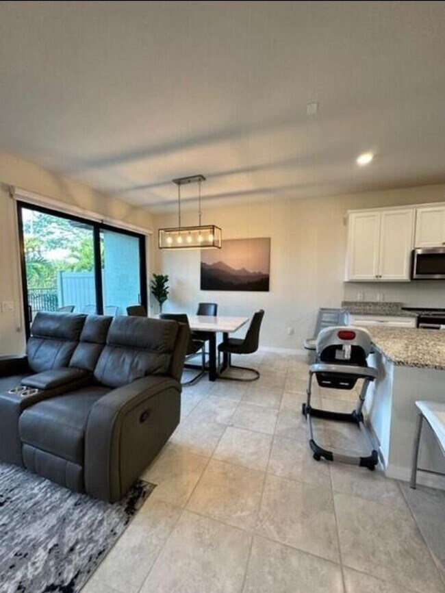Building Photo - 4460 San Fratello Cir
