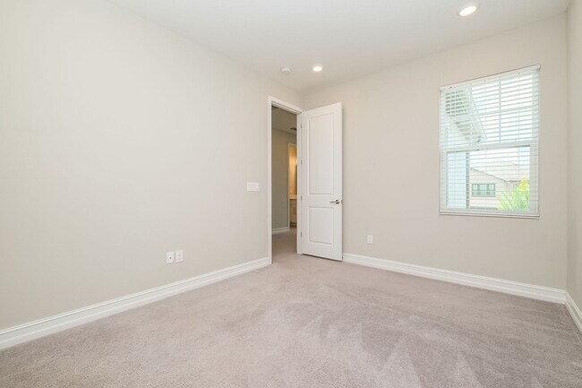 Building Photo - 4639 Almada Ln