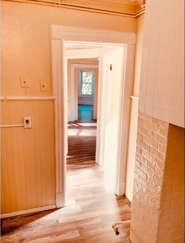 Building Photo - 144 Lawrence St