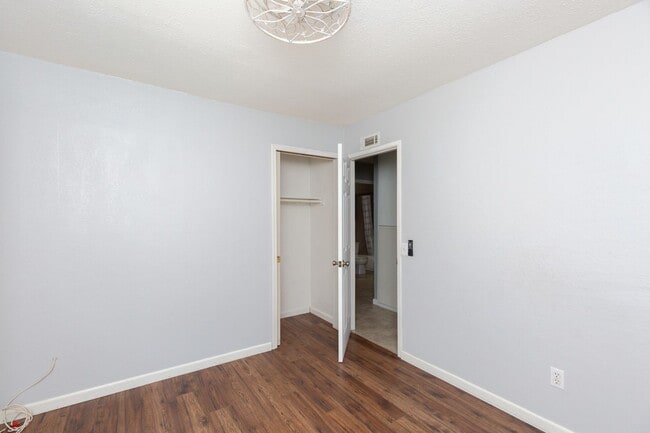 Building Photo - 3 Bed, 2 Bath Single Level Home in Mira Mesa