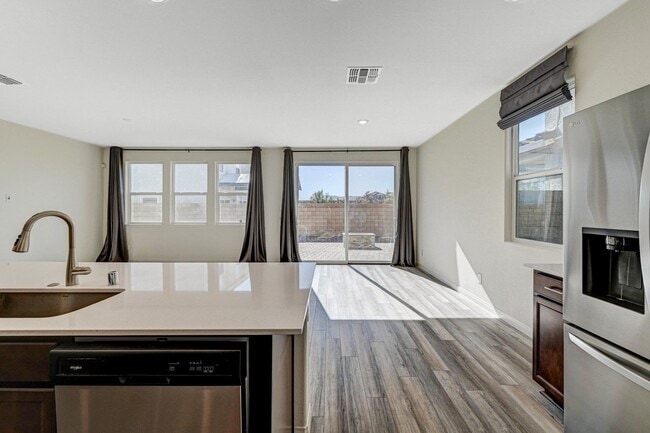 Building Photo - AMAZING 2 Story, 5 Bedroom Home in Gated community!