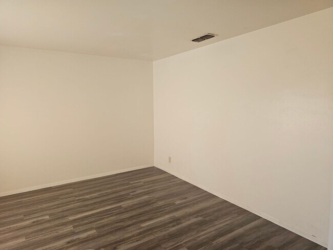 Building Photo - GREAT HOUSE NEAR LOOP 410/I35 N