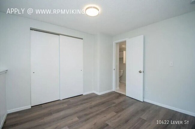 Building Photo - 3br 2ba 1cg ~ Security Deposit Free Altern...