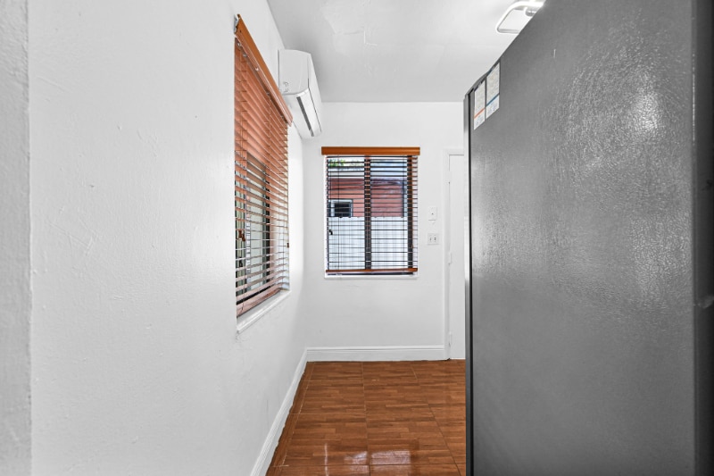 Building Photo - 6430 NE 1st Ct